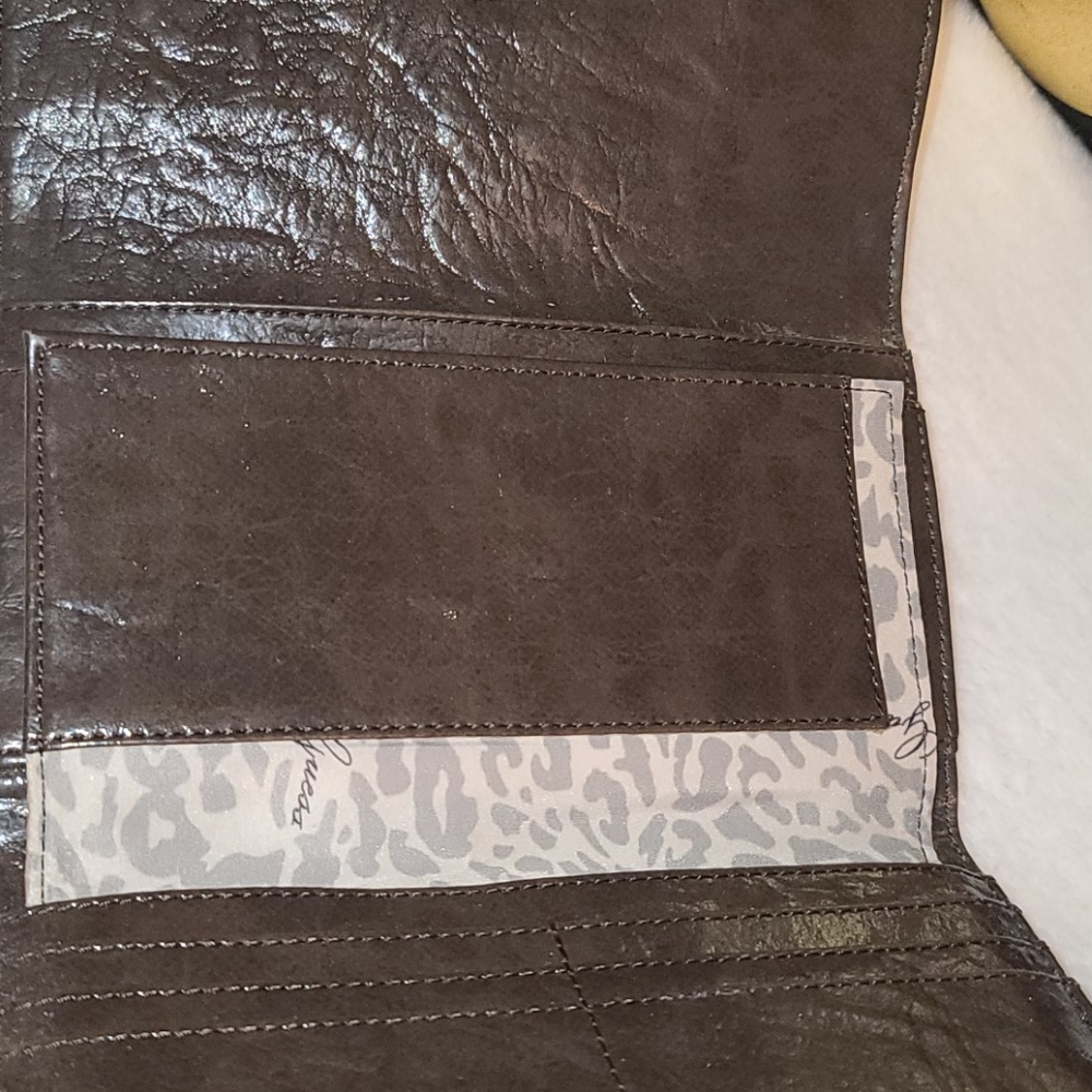 Guess Wallet - Picture 5 of 9